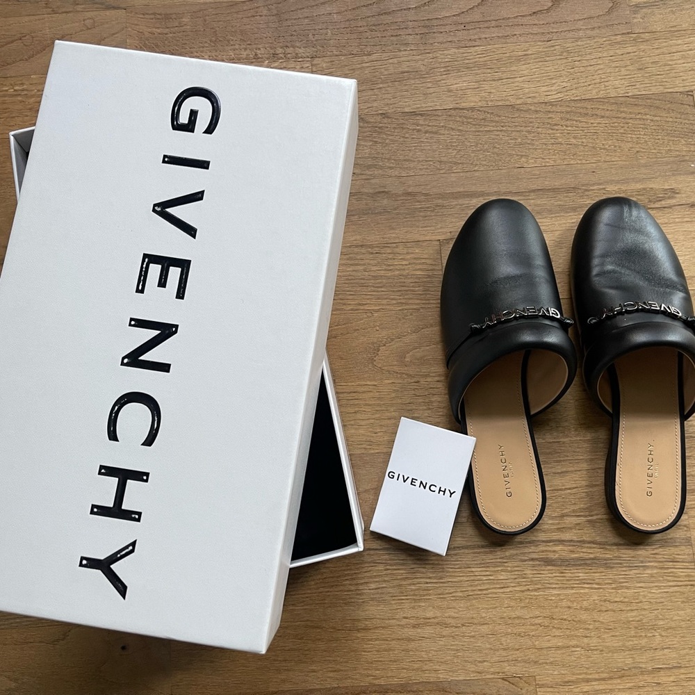 GIVENCHY LEATHER MULE FLATS IT 39.5